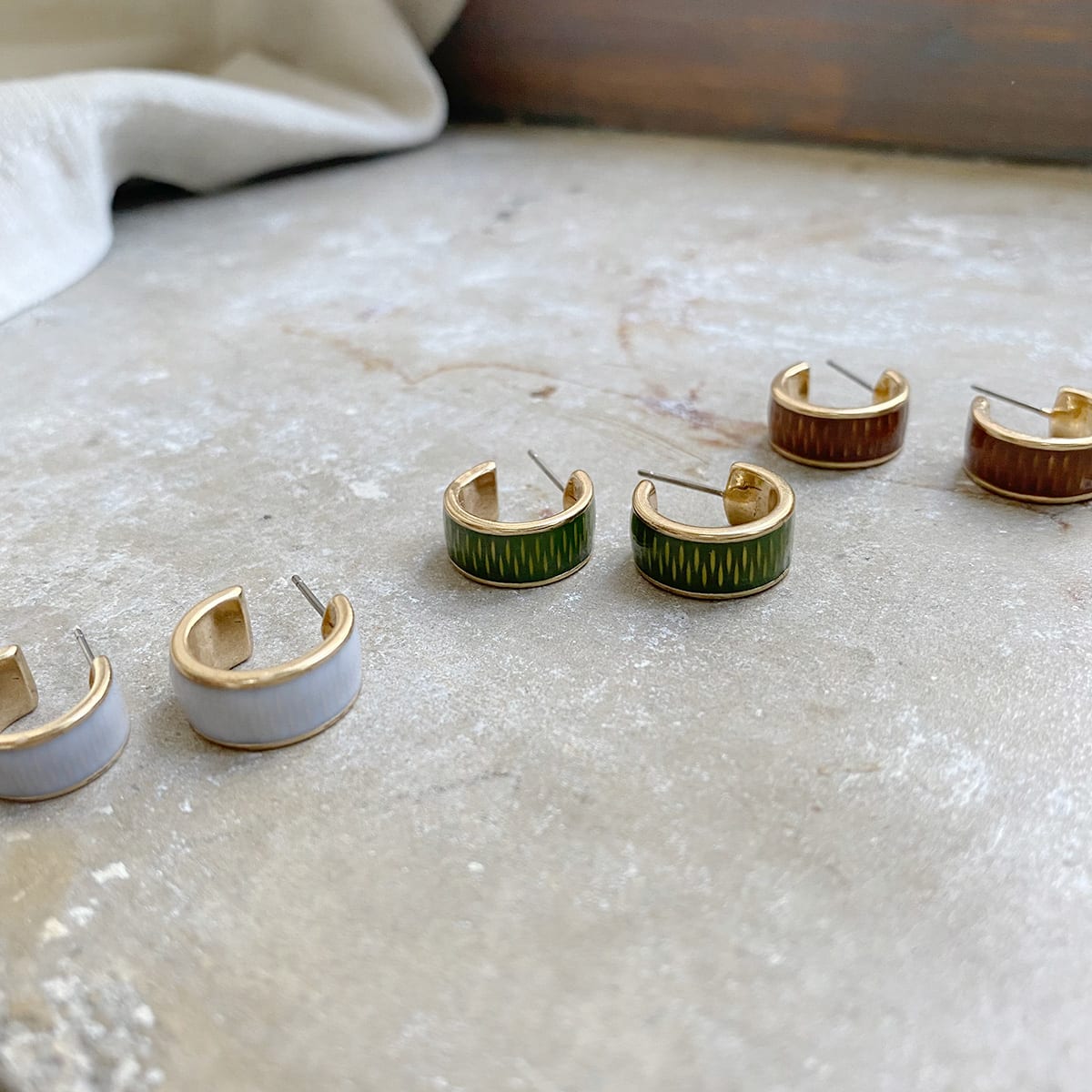 A&C Oslo - Örhängen ljusgrå, Jungle