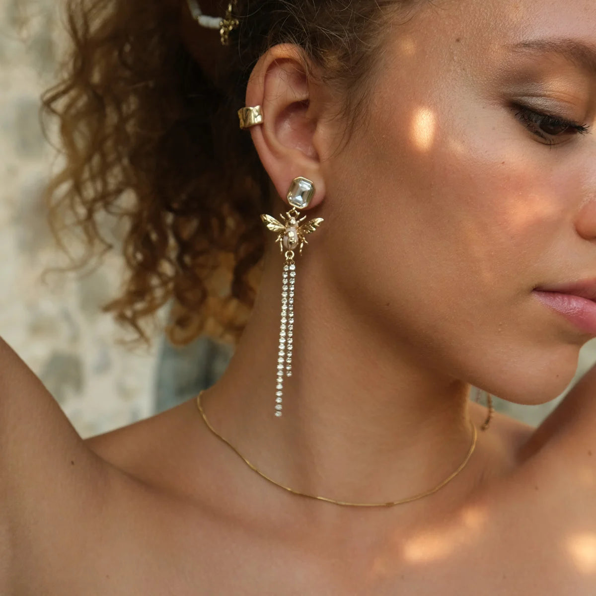 A&C Oslo - Långa örhängen, Floral Bee